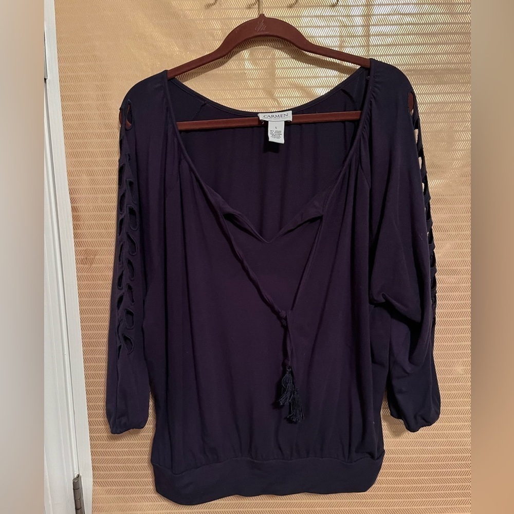 CARMEN~BLOUSE~CUTOUT SLEEVES DETAIL~LG